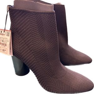 *Brand New Zara Heel Boots